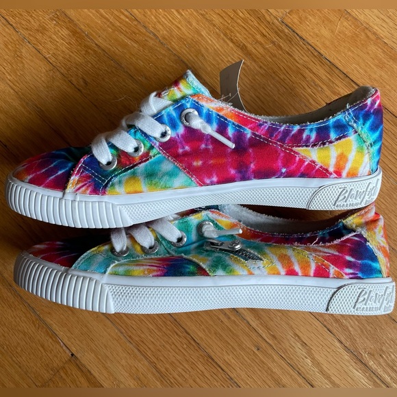 Blowfish Kids Tie dye Sneaker.  Size 5. New. - Picture 5 of 6